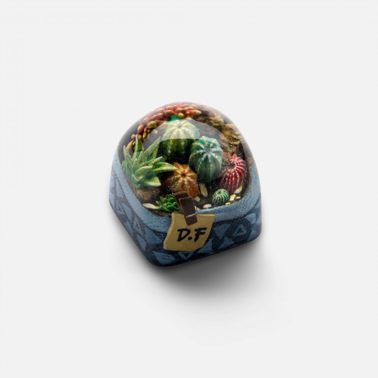 ทำงานแบบใกล้ชิดธรรมชาติด้วย ‘TERRARIUM KEYCAP’ ยกทั้งสวนมาไว้ในปุ่มเดียว